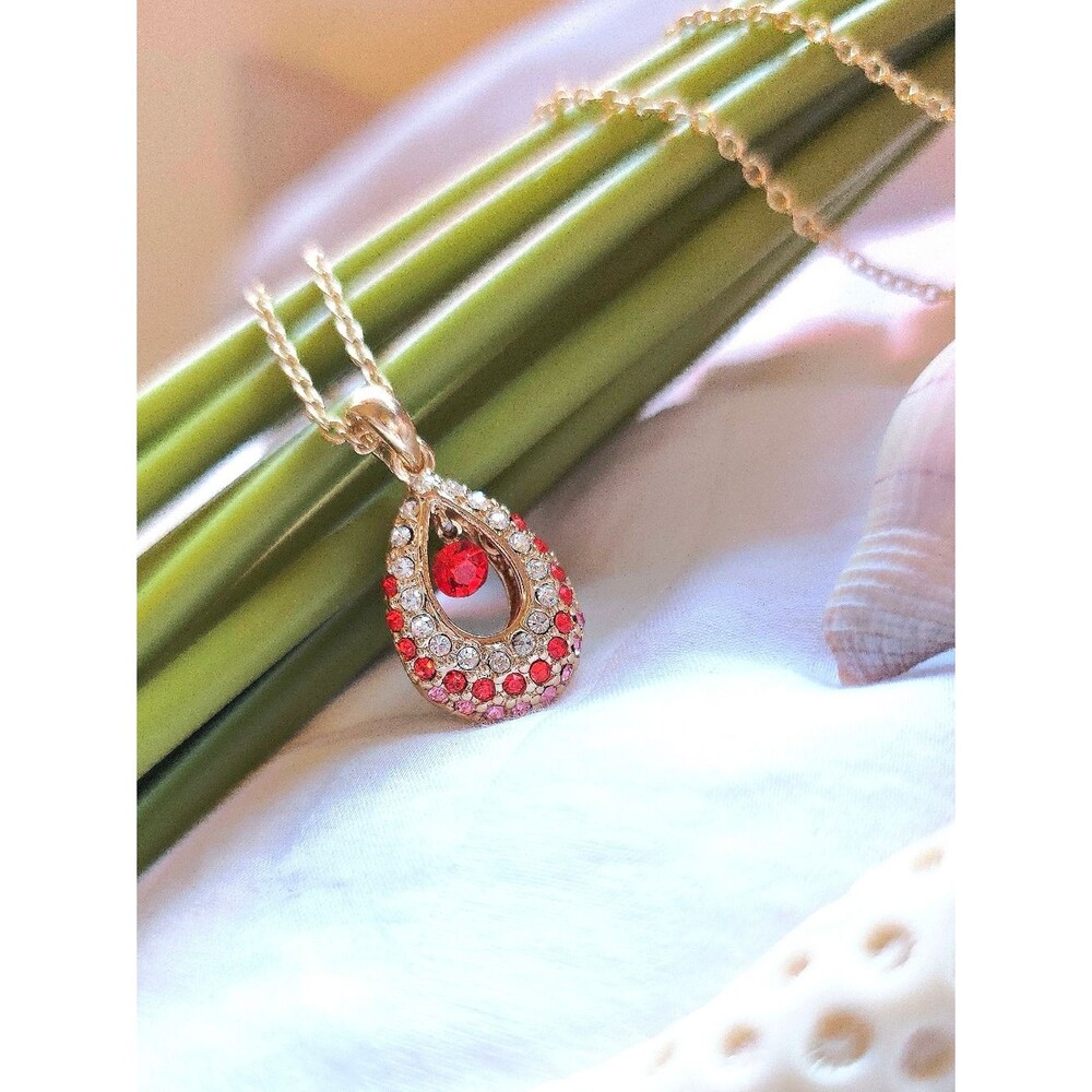 🎁AUSTRIAN CRYSTALS Teardrop Pendant Necklace